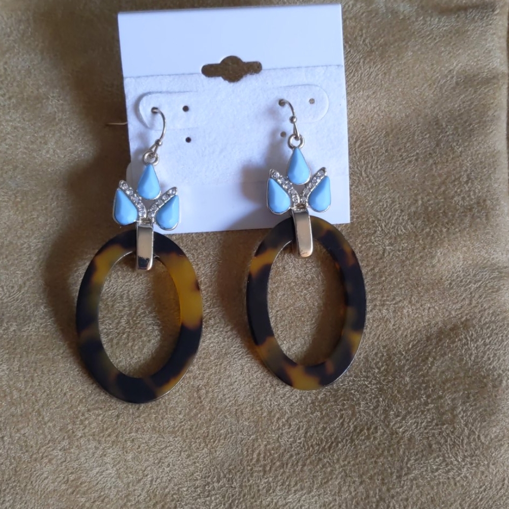 B.ICONIC Turtoise Pierced Earrings